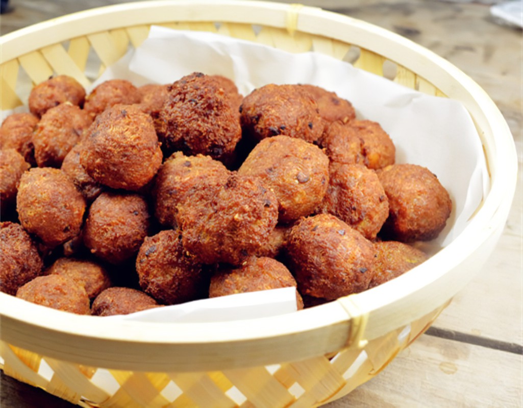 Crispy Golden Bites: Homemade Fried Meatballs