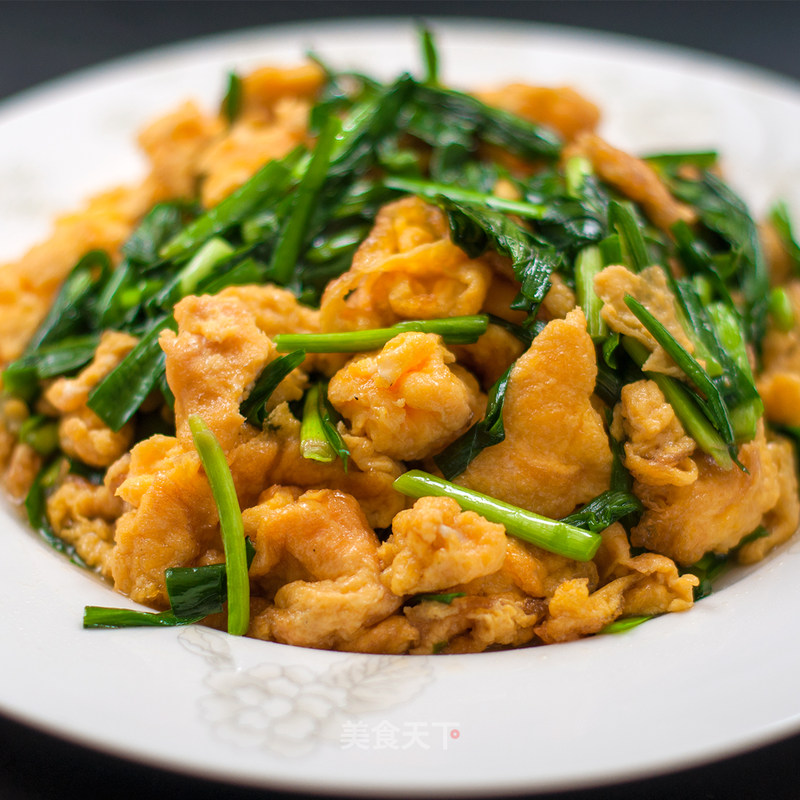 Fragrant Homestyle Delight: Chive and Egg Stir-Fry